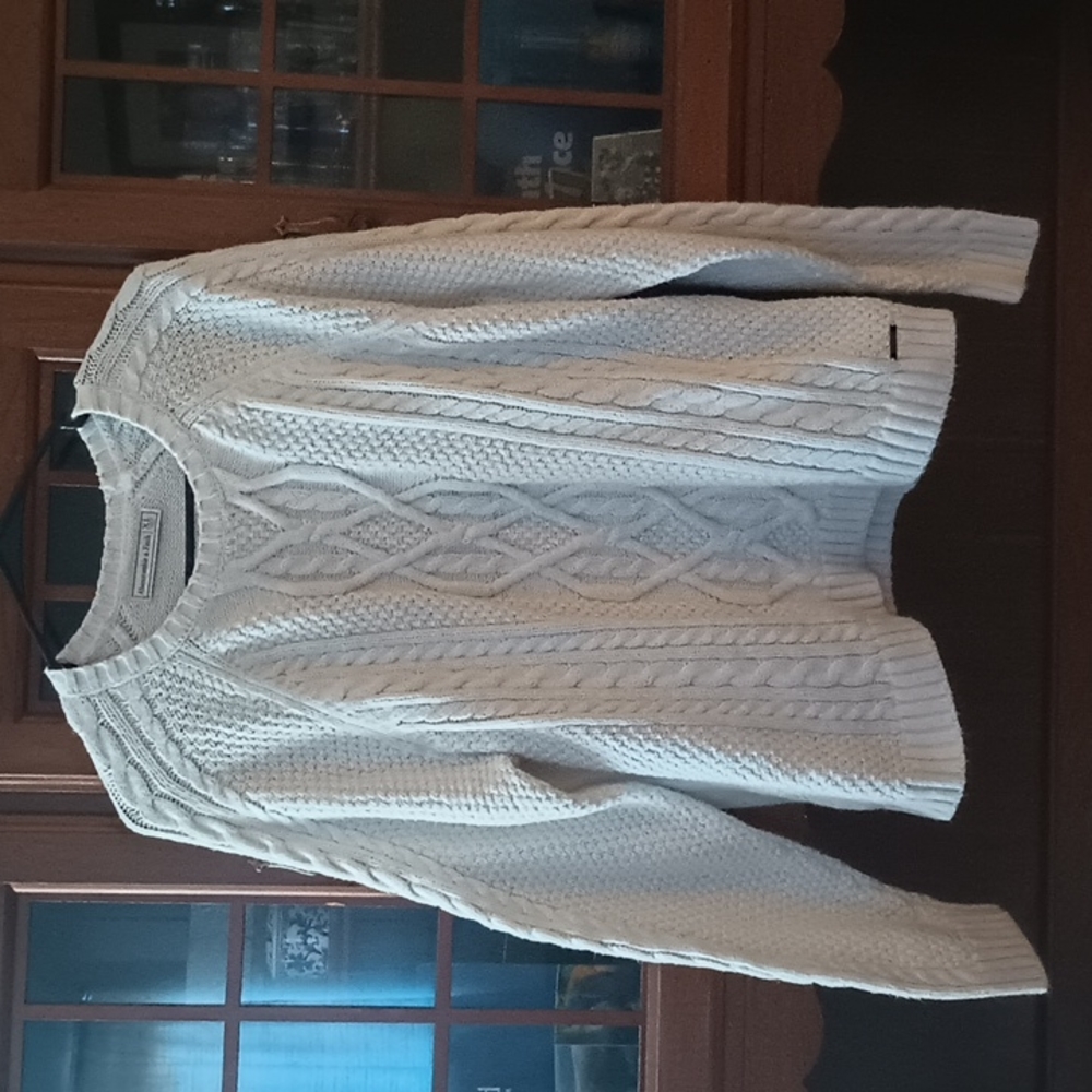 Abercrombie & Fitch sweater